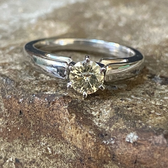 GENUINE NATURAL DIAMONDS Engagement Ring Genuine 14KT White Gold